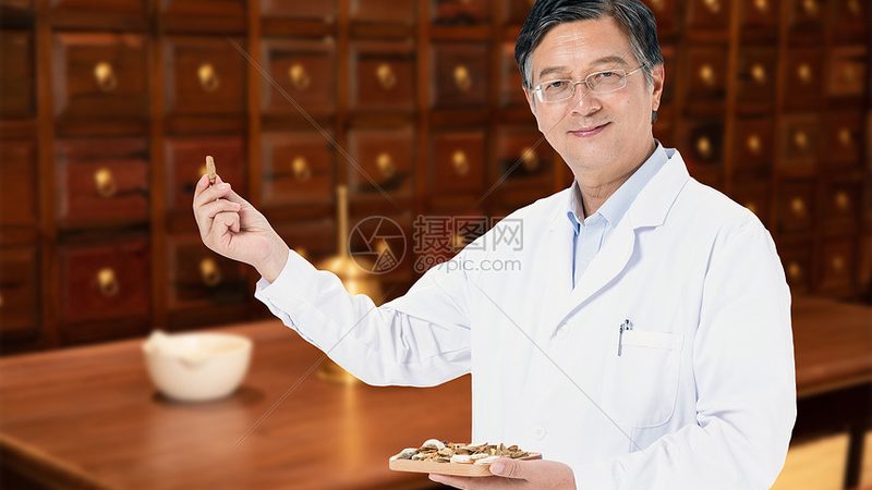玉石刮痧板与黄铜刮痧板：材质差异与养生应用